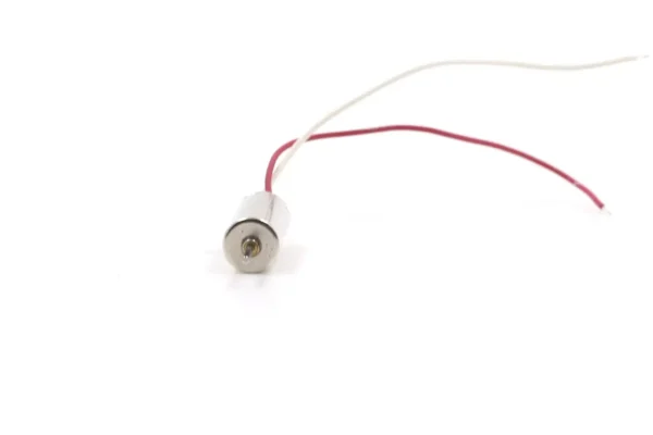 Front view of 3.7V coreless motor highlighting the 0.8mm diameter miniature drive shaft