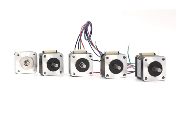 TSL-35STH series NEMA 14 hybrid stepper motors with various body lengths and integrated rear plug connectors.